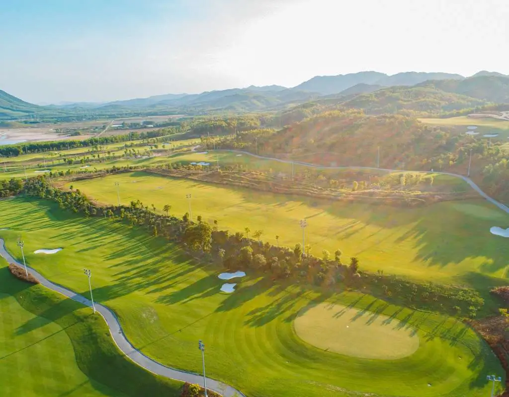 sân golf mường thanh diễn lâm