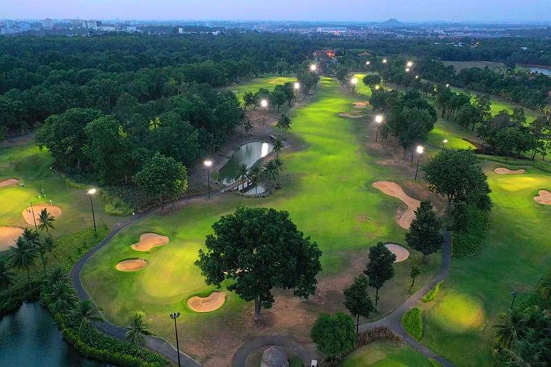 đèn đêm sân golf thủ đức