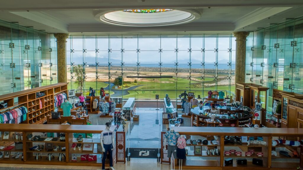 proshop sân golf KN Links Cam Ranh