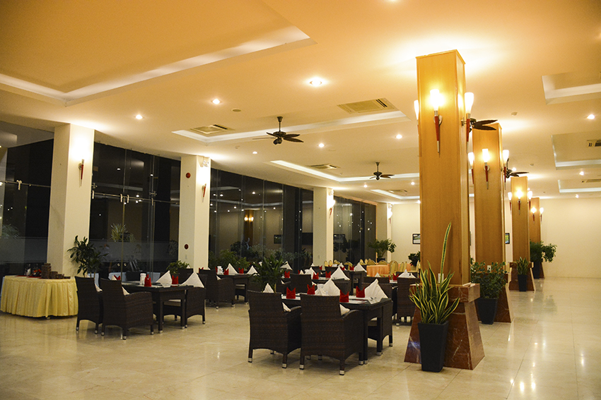 nhà hàng Sân golf Diamond Bay