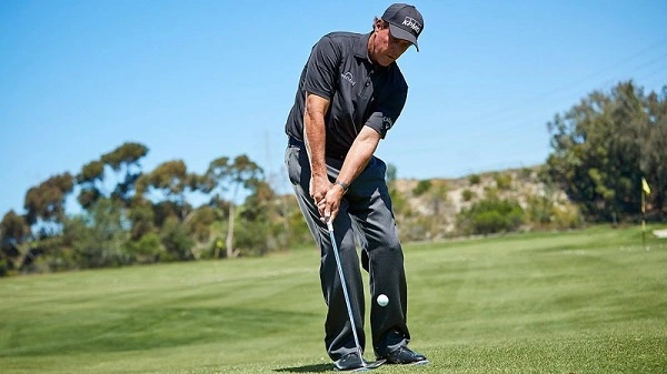 kỹ thuật chipping trong golf