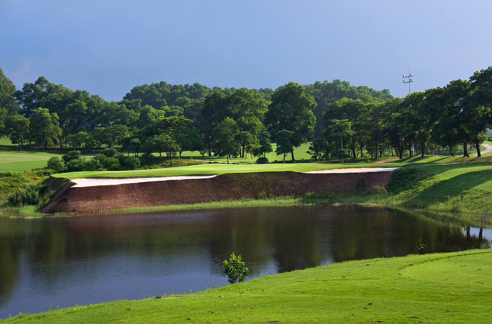 Sân golf Đồng Mô BRG Kings Island Golf Resort