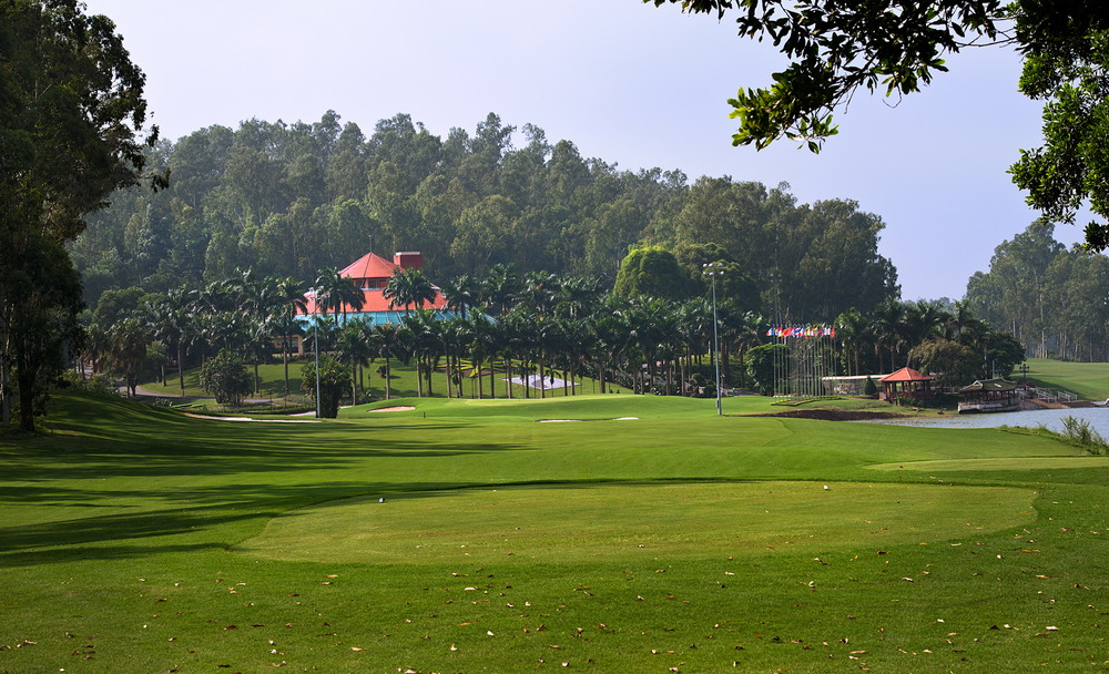 Sân golf Đồng Mô BRG Kings Island Golf Resort